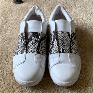 Vince Camuto Sneakers White with Snake texture